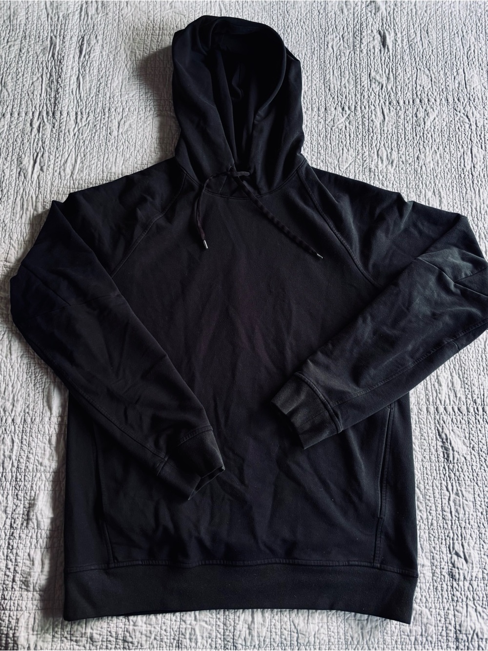 Men's Lululemon Black Hoodie Sweatshirt - Classic Pullover
